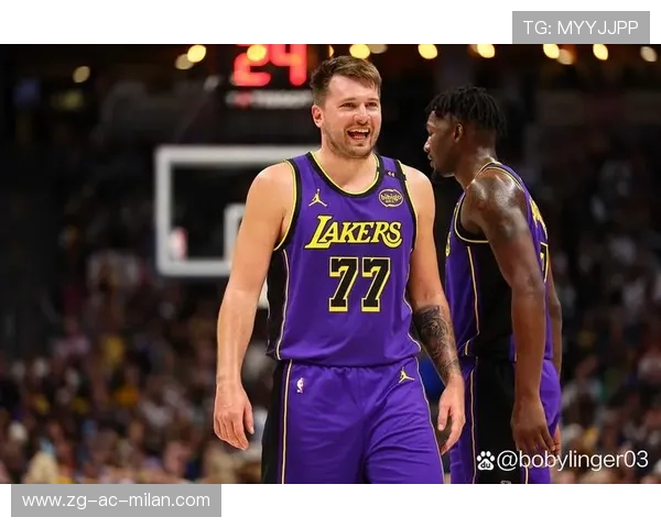 东契奇中路突破轻松得手，独行侠稳住进攻